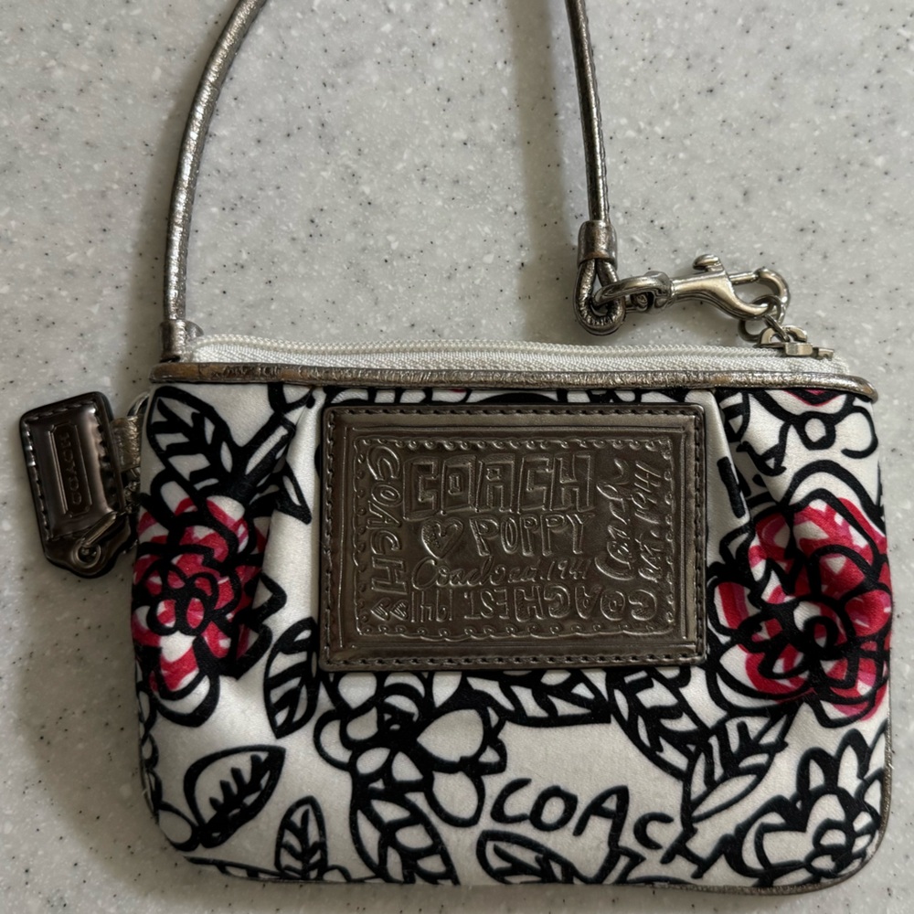 Coach Poppy wristlet